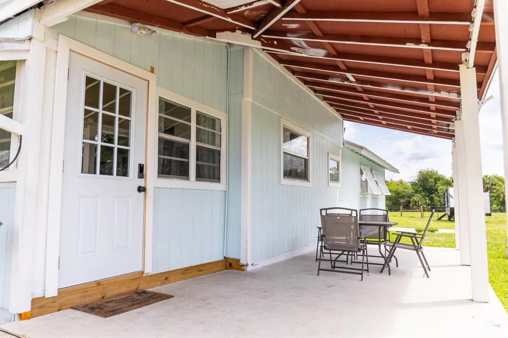 19695 NW 80th Drive Okeechobee, FL 34972