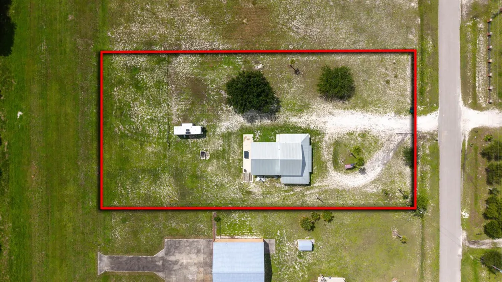 19695 NW 80th Drive Okeechobee, FL 34972