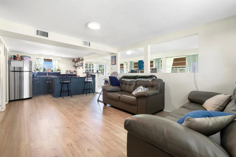 19695 NW 80th Drive Okeechobee, FL 34972