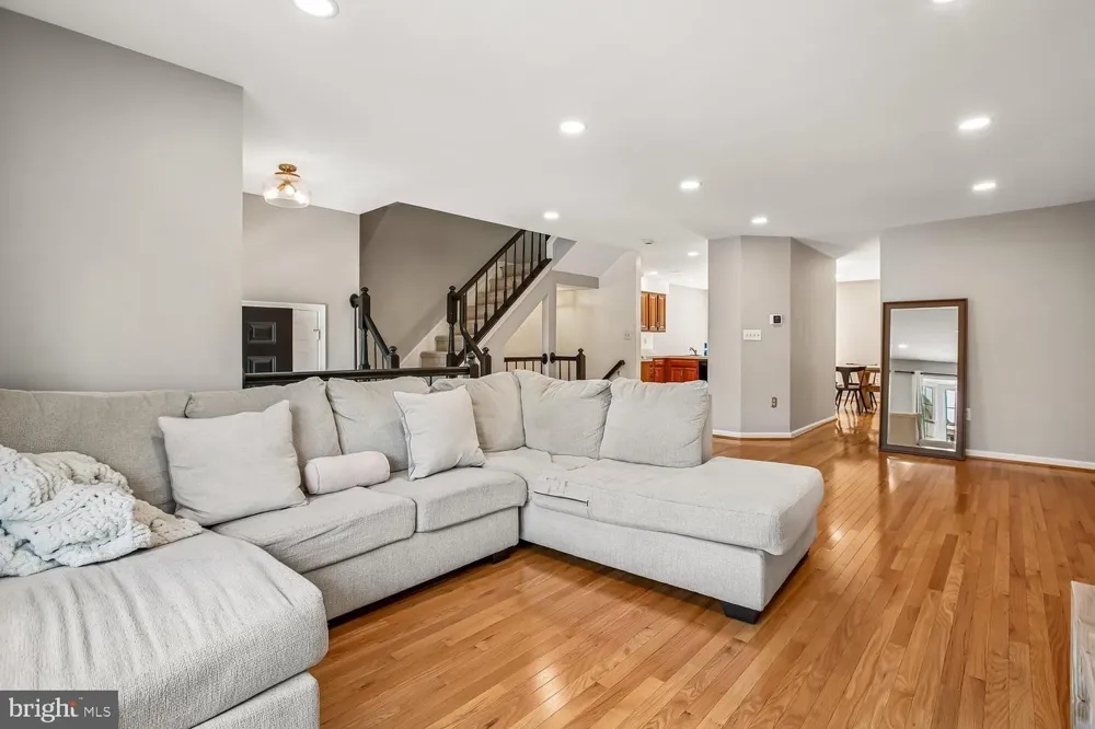 5944 NORHAM DRIVE Alexandria, VA 22315