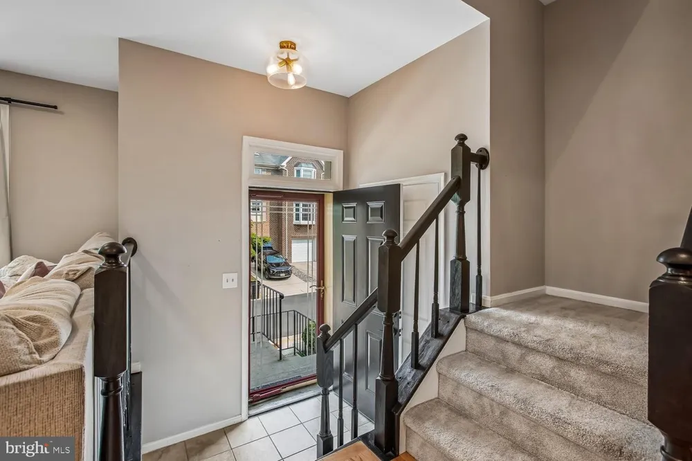 5944 NORHAM DRIVE Alexandria, VA 22315