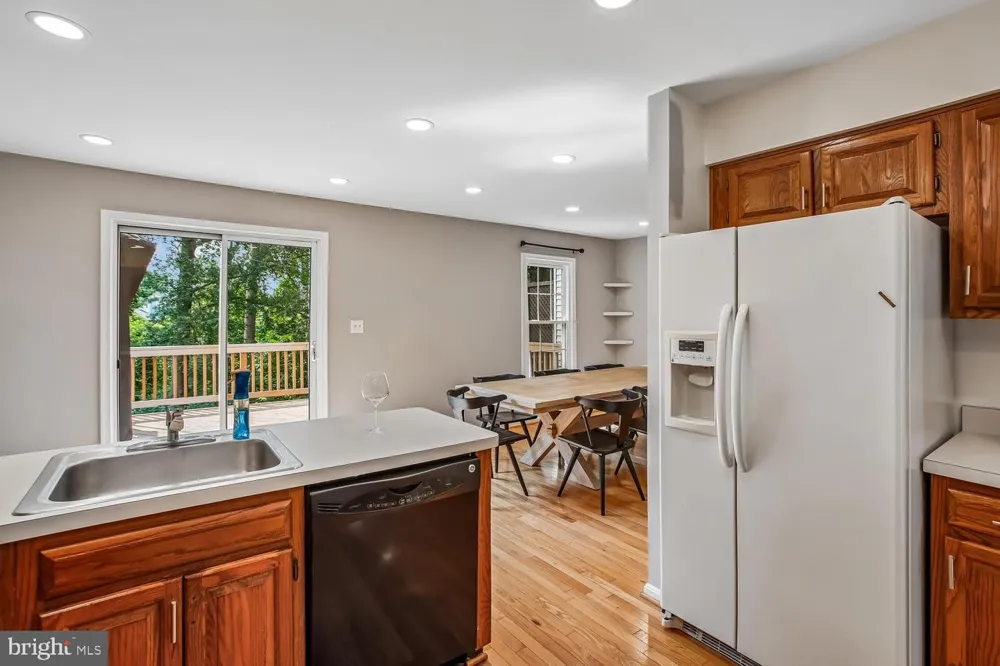 5944 NORHAM DRIVE Alexandria, VA 22315
