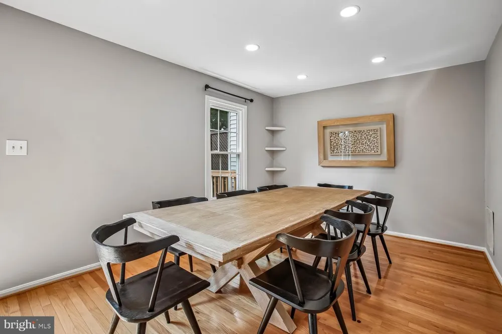 5944 NORHAM DRIVE Alexandria, VA 22315