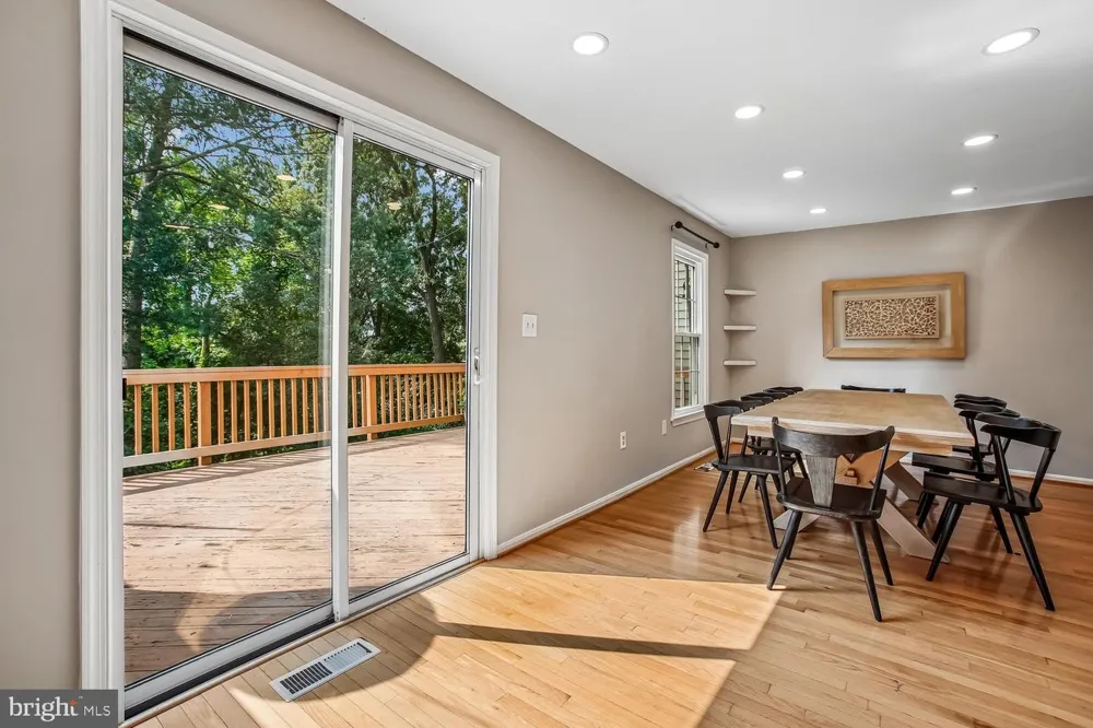5944 NORHAM DRIVE Alexandria, VA 22315