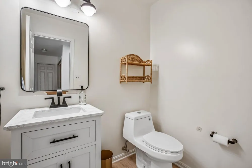 5944 NORHAM DRIVE Alexandria, VA 22315