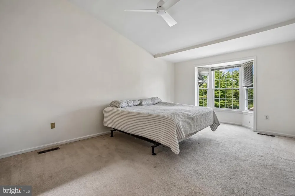 5944 NORHAM DRIVE Alexandria, VA 22315