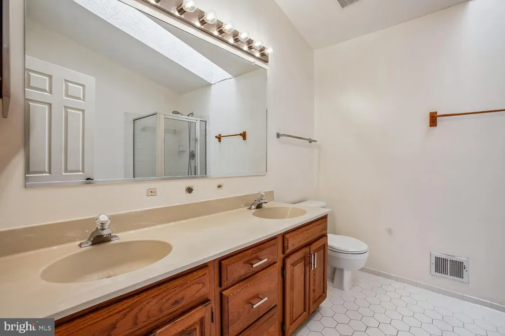 5944 NORHAM DRIVE Alexandria, VA 22315