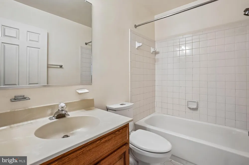 5944 NORHAM DRIVE Alexandria, VA 22315