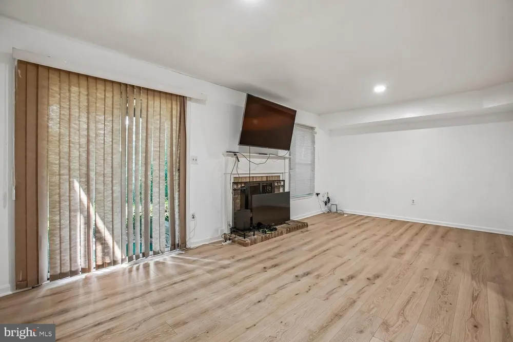 5944 NORHAM DRIVE Alexandria, VA 22315
