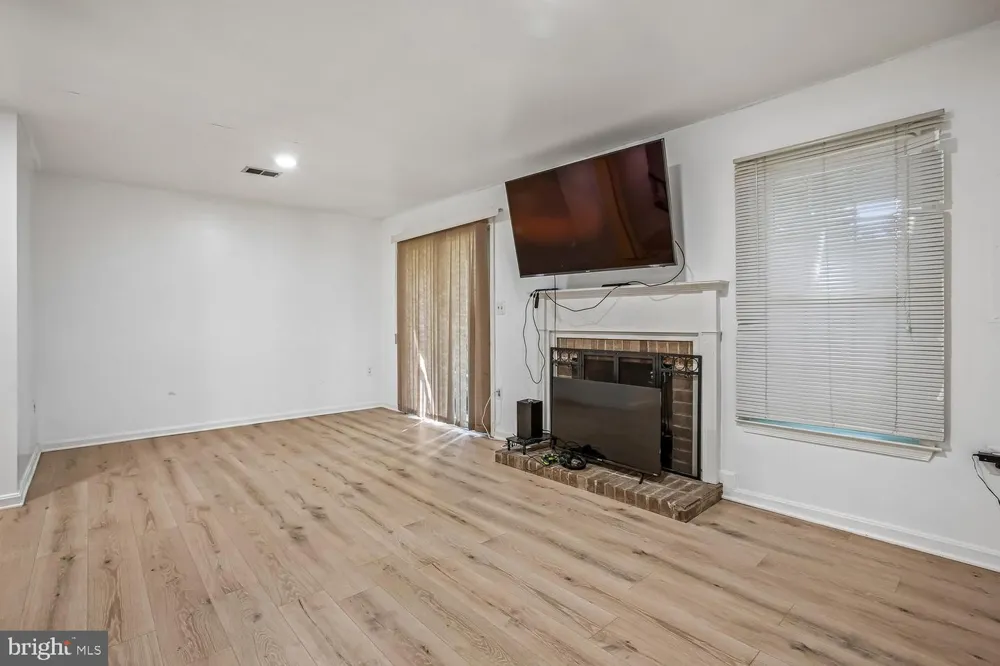 5944 NORHAM DRIVE Alexandria, VA 22315