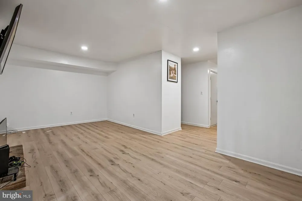 5944 NORHAM DRIVE Alexandria, VA 22315