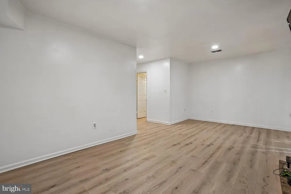 5944 NORHAM DRIVE Alexandria, VA 22315