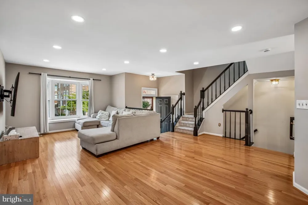 5944 NORHAM DRIVE Alexandria, VA 22315