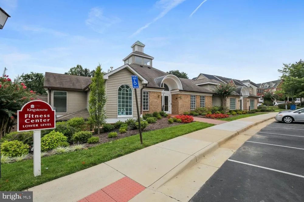 5944 NORHAM DRIVE Alexandria, VA 22315