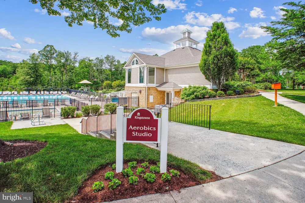 5944 NORHAM DRIVE Alexandria, VA 22315