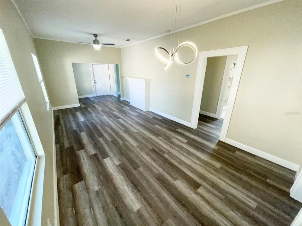 1121 10TH AVENUE S St Petersburg, FL 33705