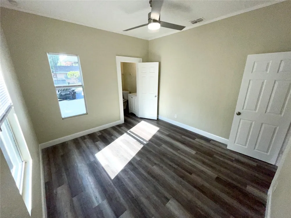 1121 10TH AVENUE S St Petersburg, FL 33705