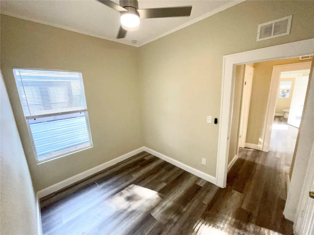 1121 10TH AVENUE S St Petersburg, FL 33705