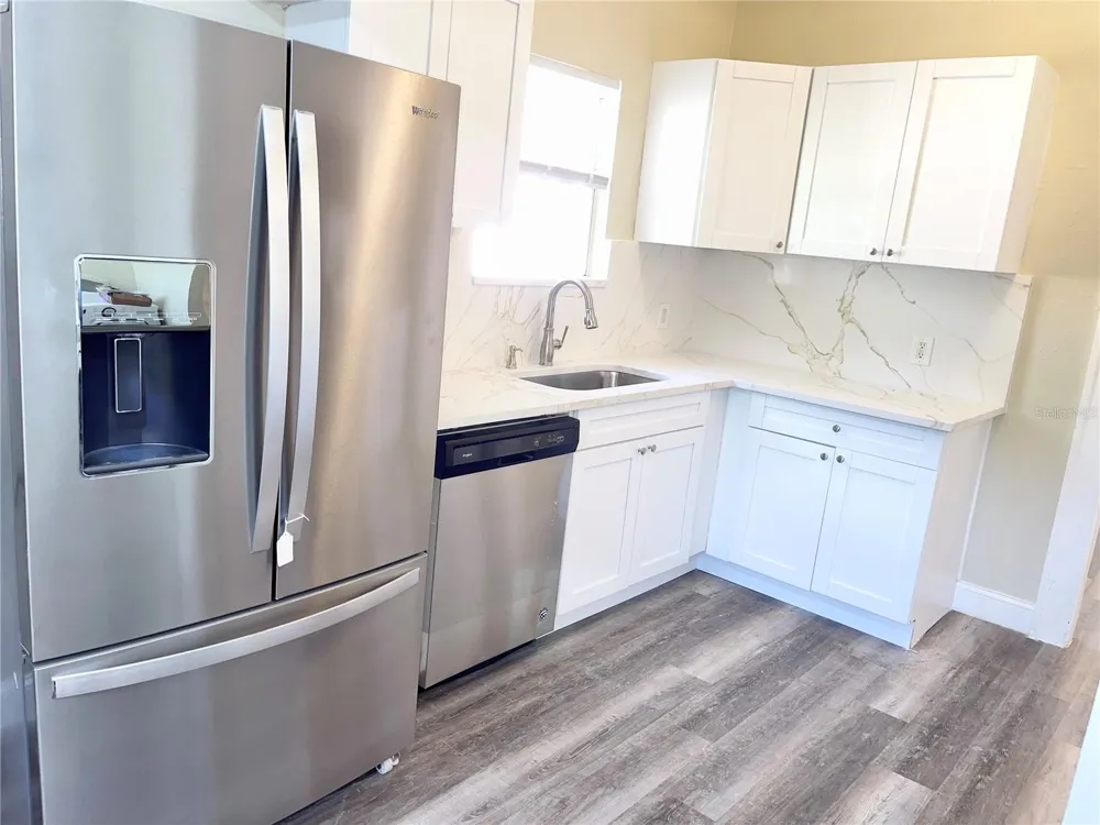 1121 10TH AVENUE S St Petersburg, FL 33705