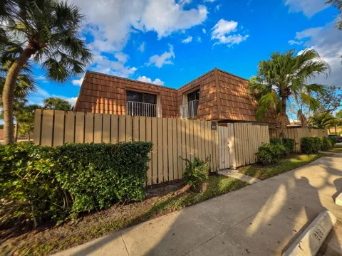 832 BLUE RIDGE CIRCLE