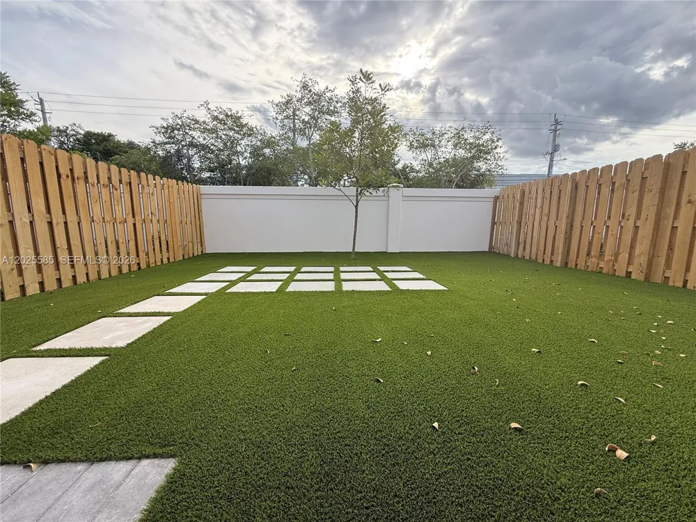 2958 Park Pl #5838 Dania Beach, FL 33312