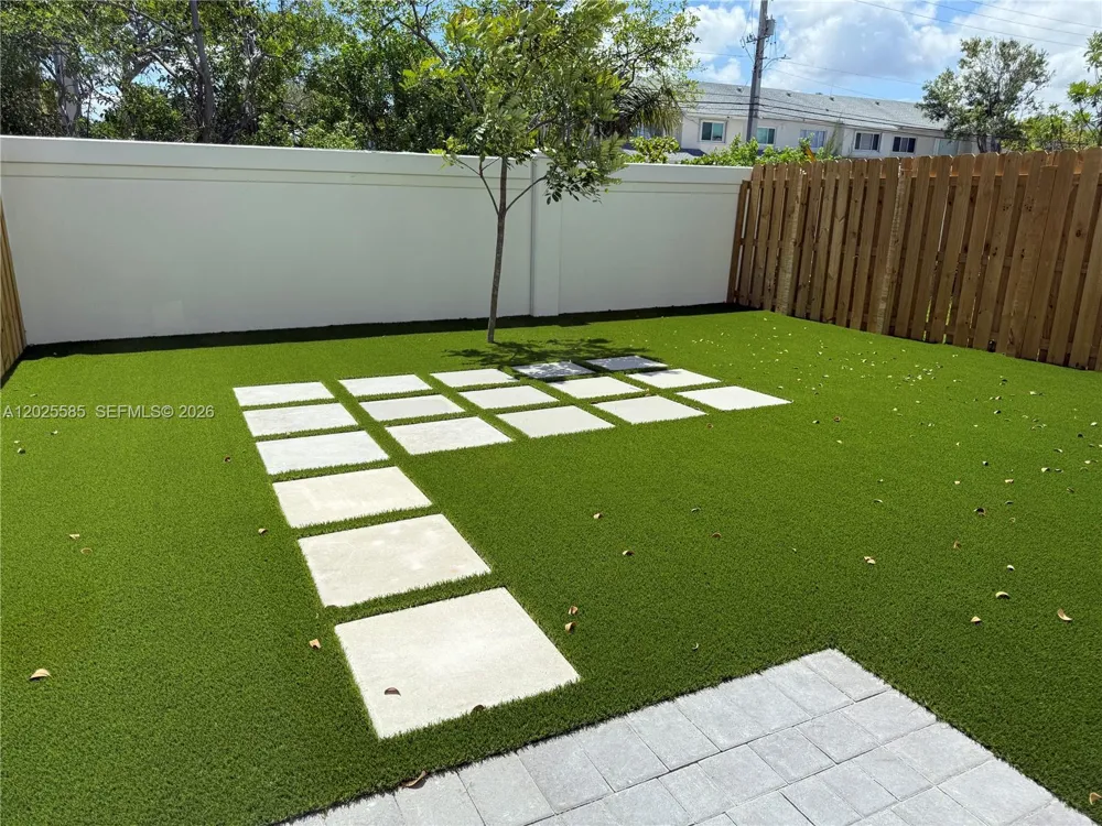2958 Park Pl #5838 Dania Beach, FL 33312