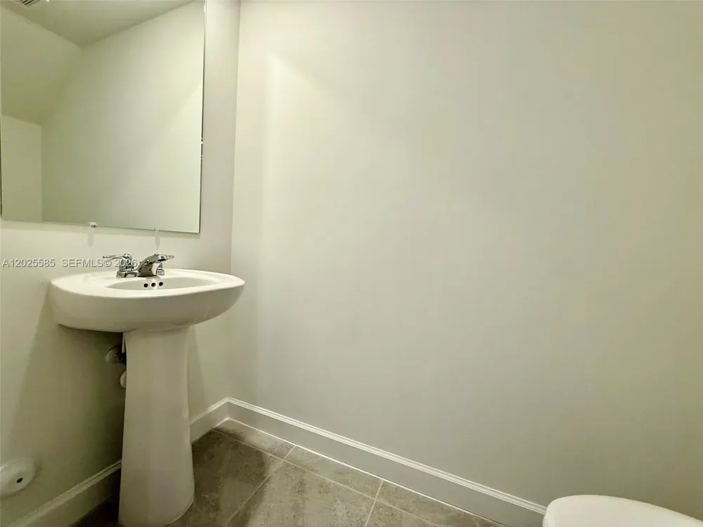 2958 Park Pl #5838 Dania Beach, FL 33312