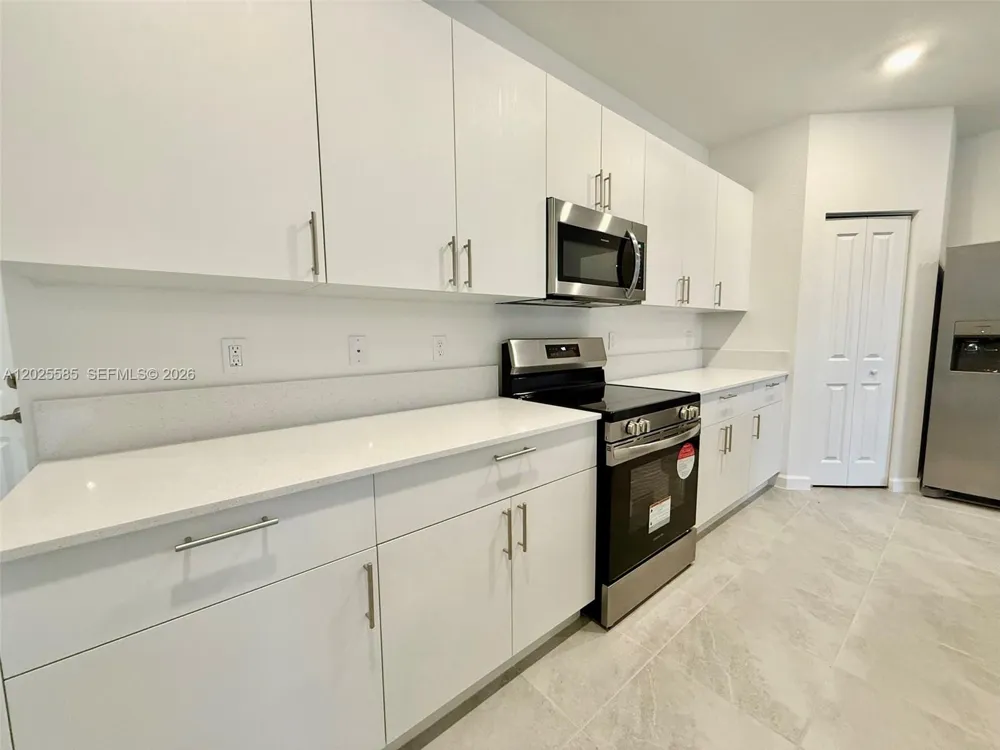 2958 Park Pl #5838 Dania Beach, FL 33312