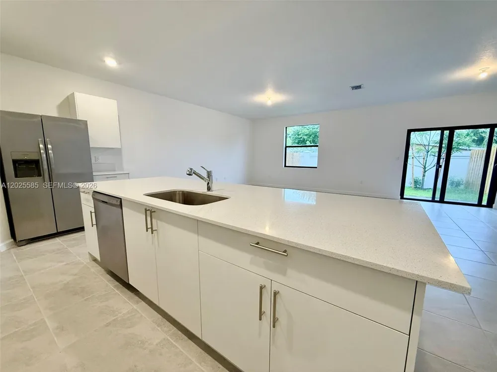 2958 Park Pl #5838 Dania Beach, FL 33312