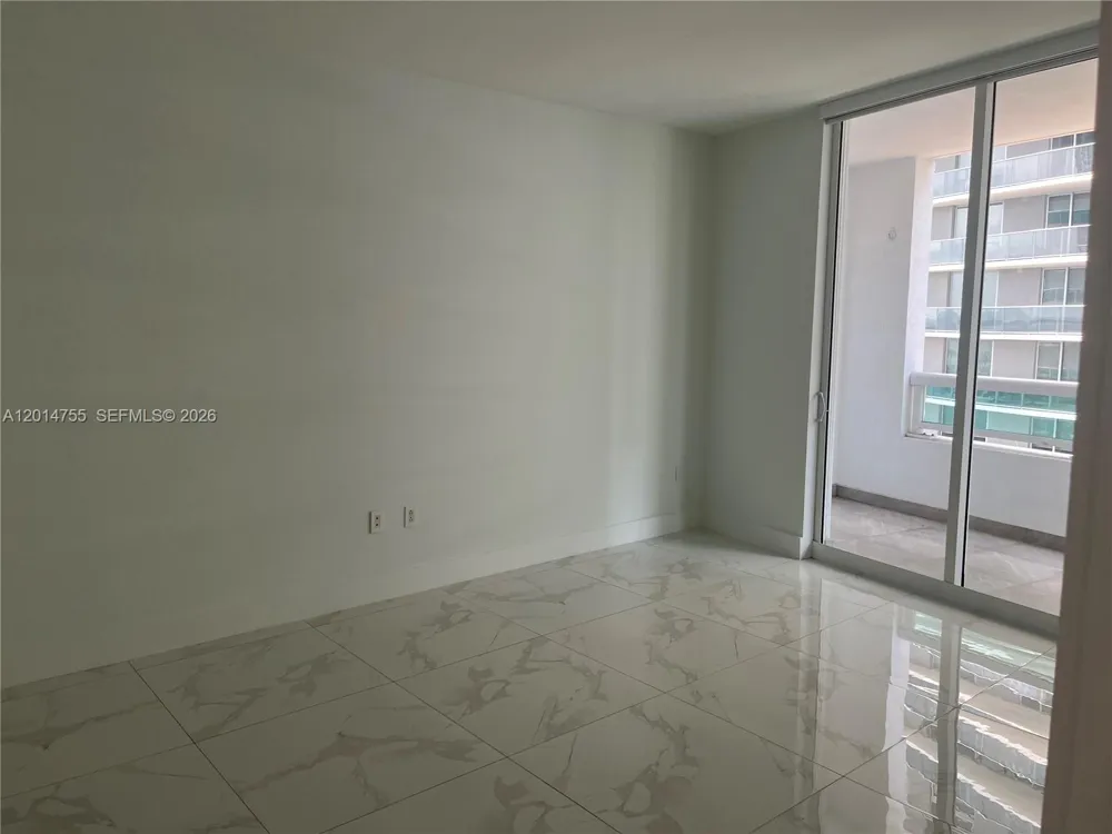 1800 Bayshore Dr #614 Miami, FL 33132