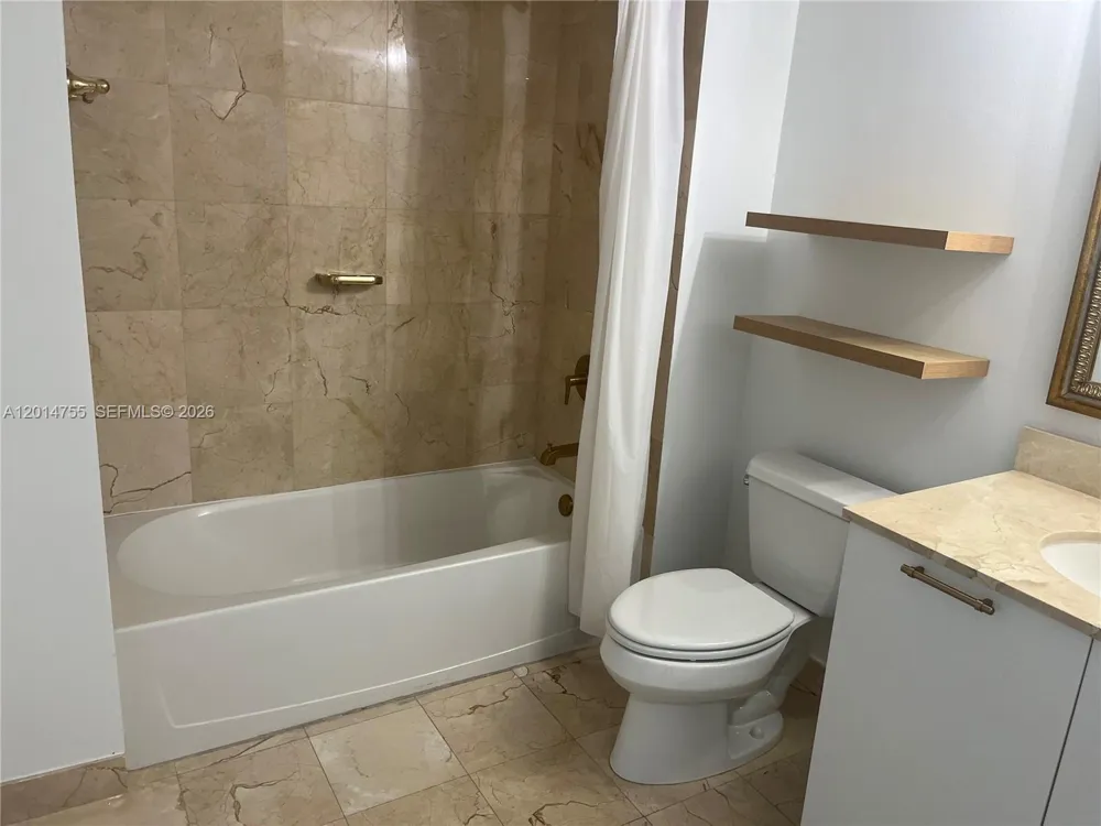 1800 Bayshore Dr #614 Miami, FL 33132