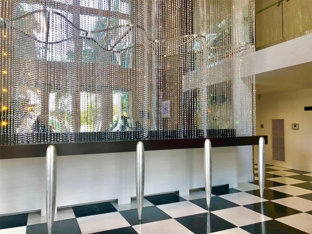 1800 Bayshore Dr #614 Miami, FL 33132