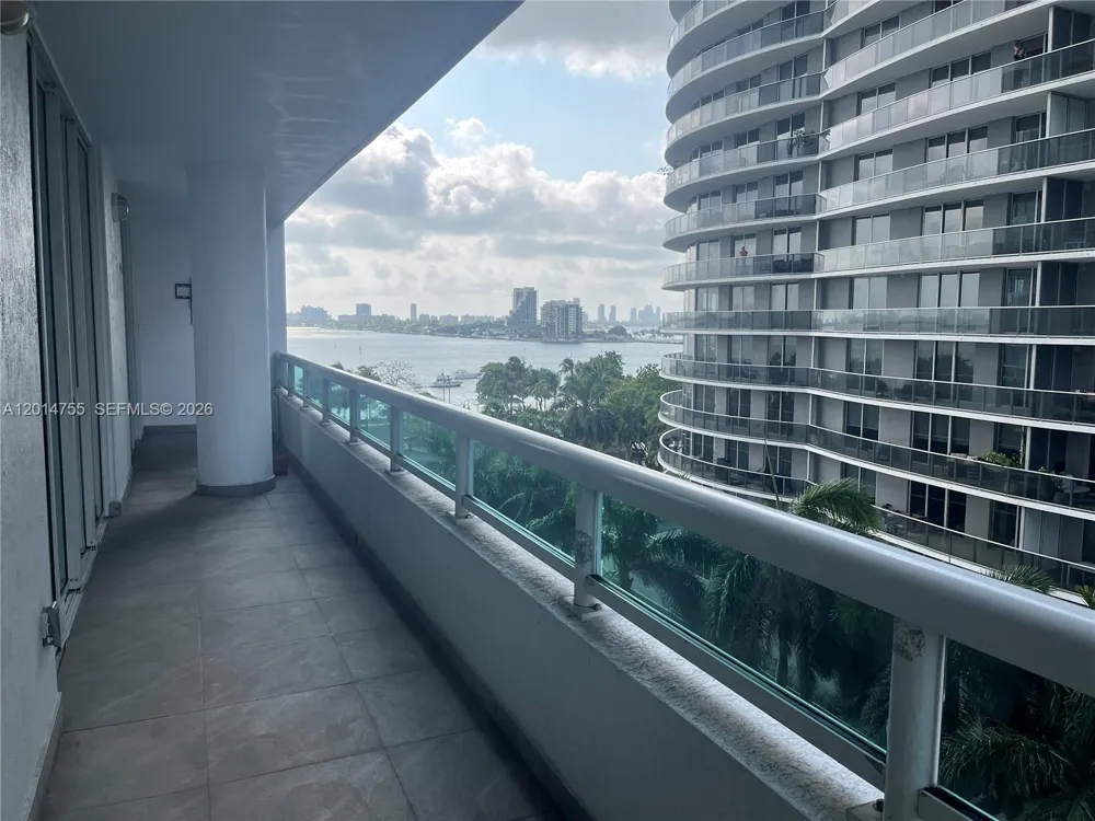 1800 Bayshore Dr #614 Miami, FL 33132