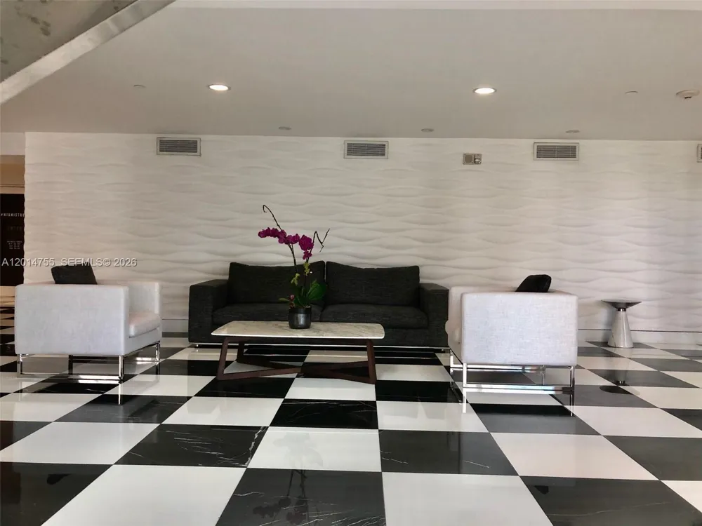 1800 Bayshore Dr #614 Miami, FL 33132
