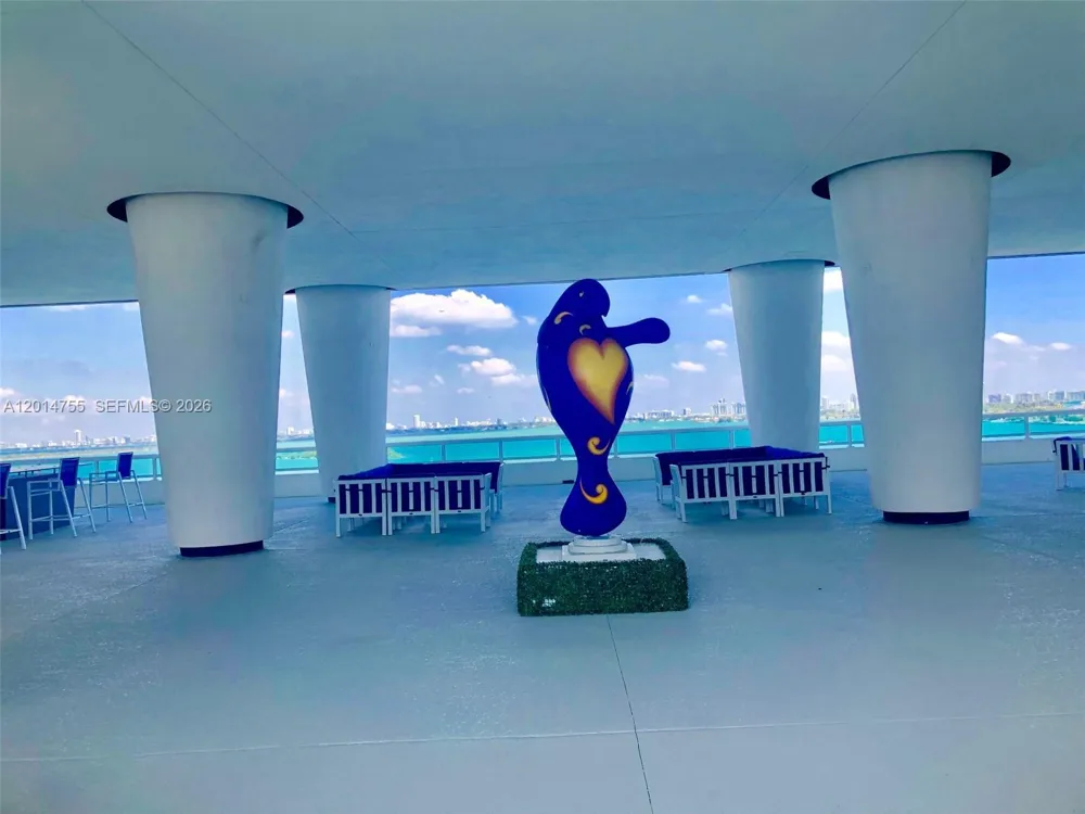 1800 Bayshore Dr #614 Miami, FL 33132