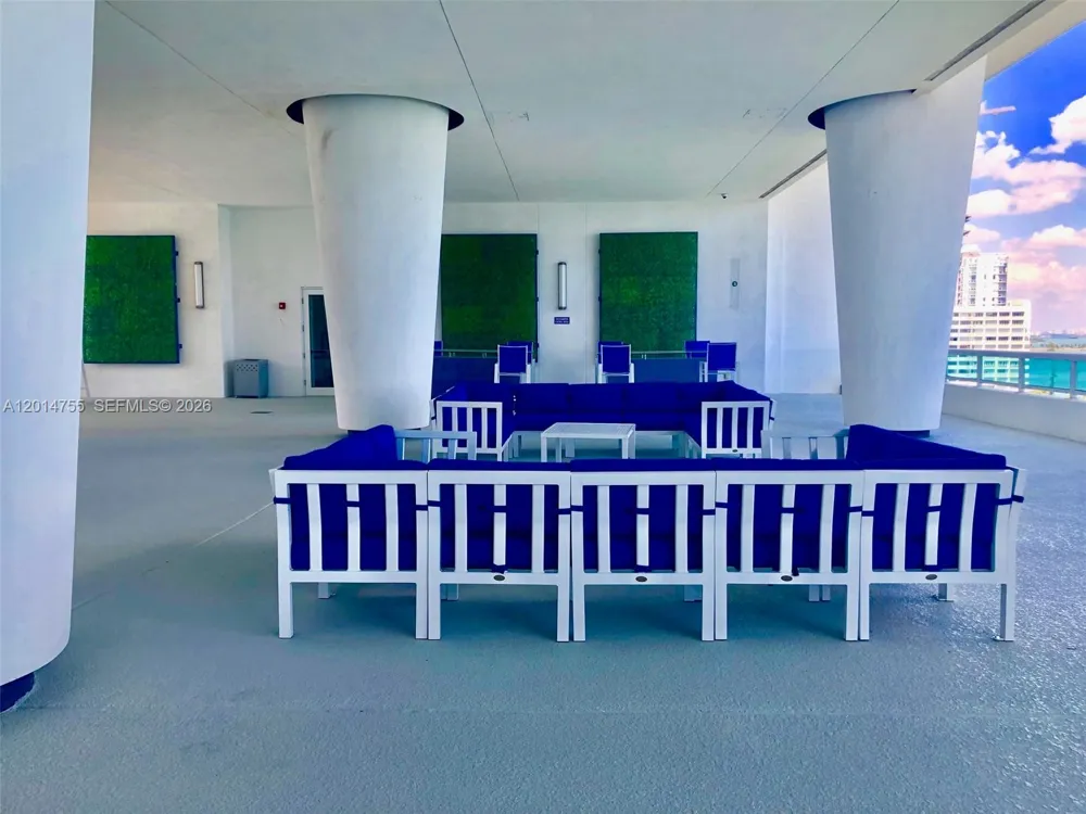 1800 Bayshore Dr #614 Miami, FL 33132