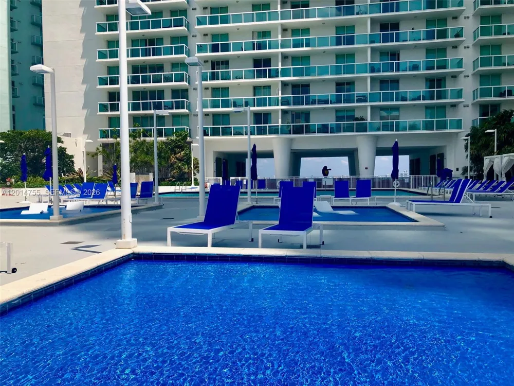 1800 Bayshore Dr #614 Miami, FL 33132