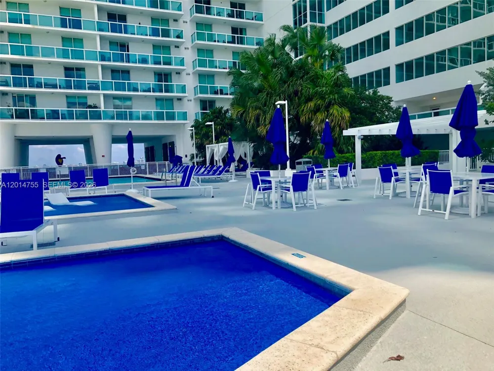 1800 Bayshore Dr #614 Miami, FL 33132