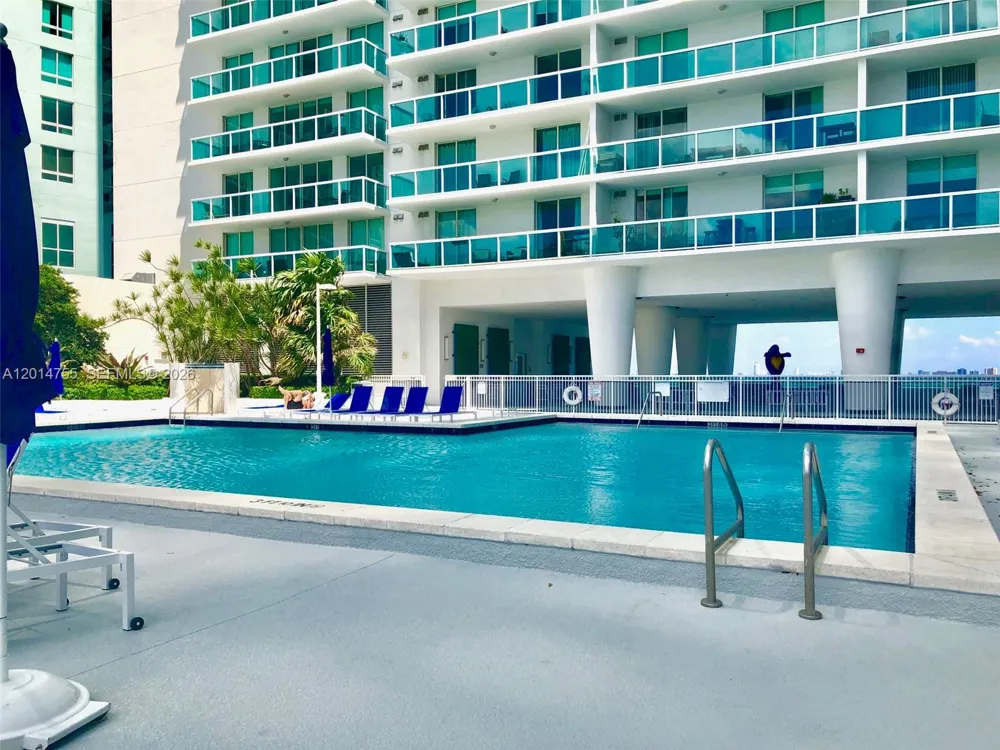 1800 Bayshore Dr #614 Miami, FL 33132
