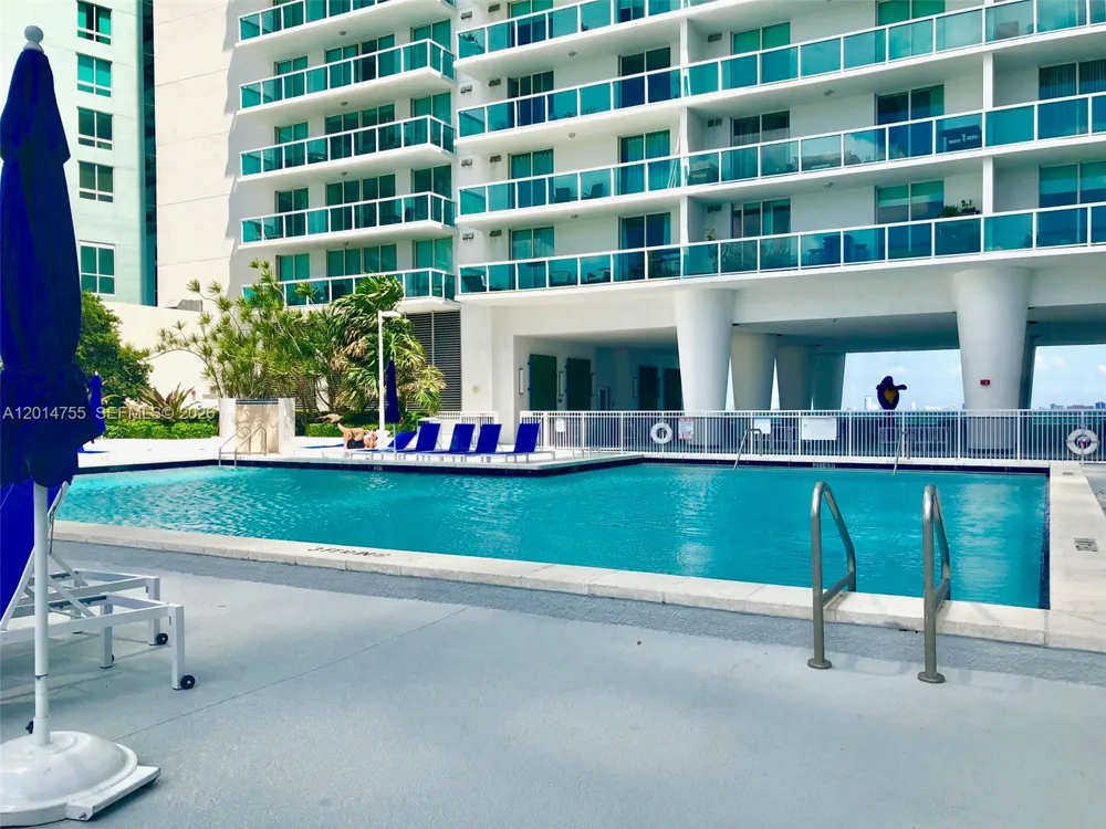 1800 Bayshore Dr #614 Miami, FL 33132
