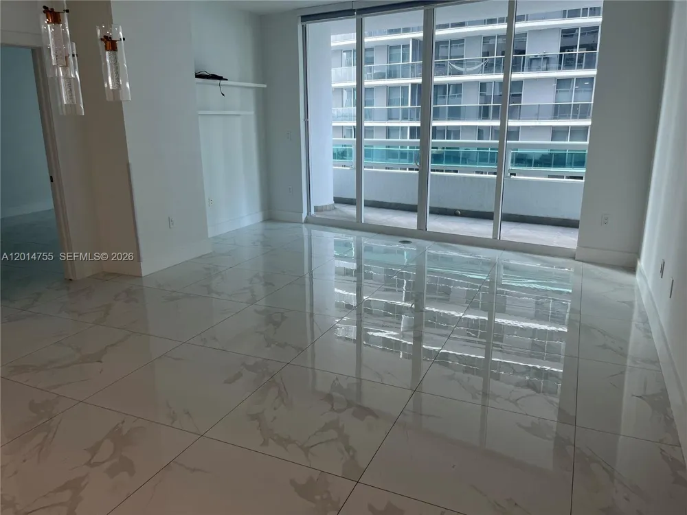 1800 Bayshore Dr #614 Miami, FL 33132