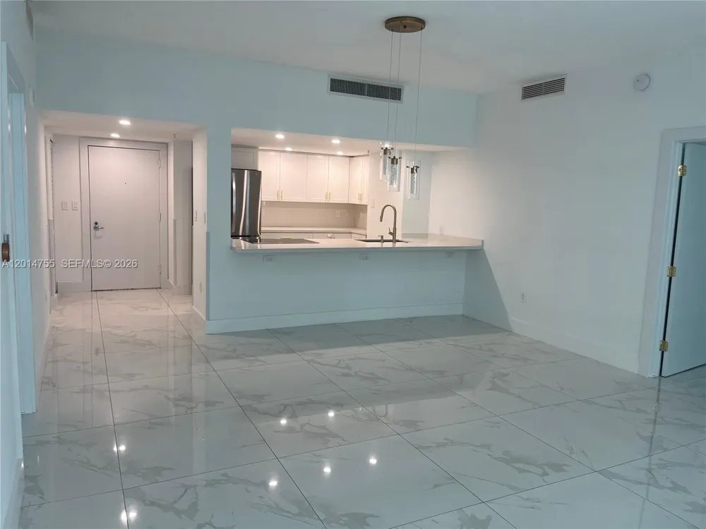 1800 Bayshore Dr #614 Miami, FL 33132