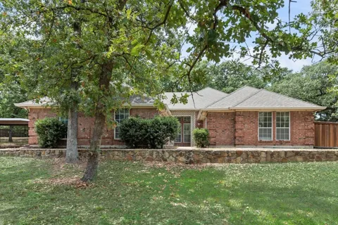 1022 Oak Tree Drive