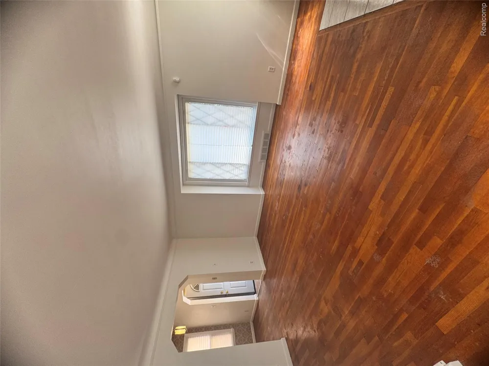 16757 Greenview Avenue Detroit City, MI 48219