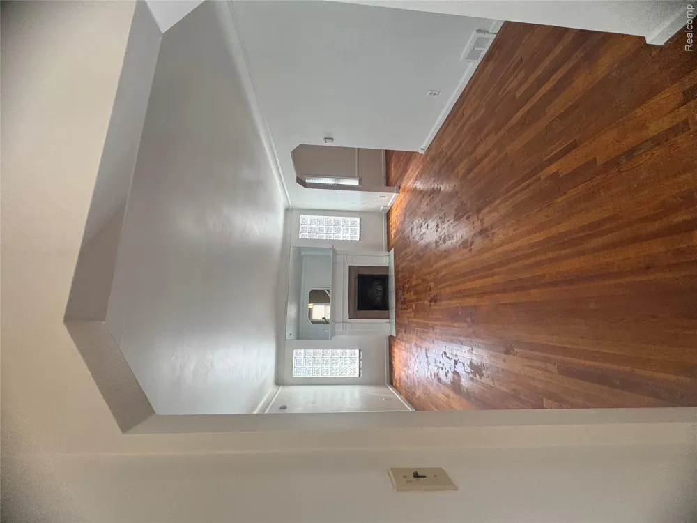16757 Greenview Avenue Detroit City, MI 48219