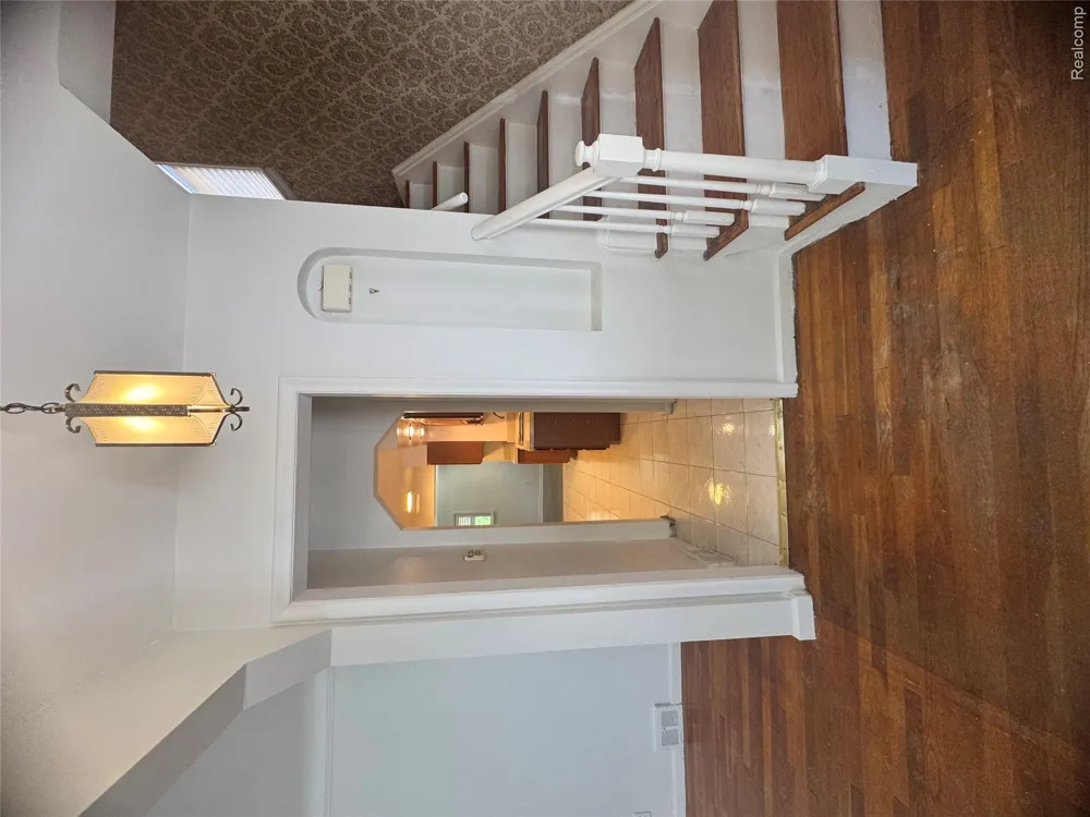 16757 Greenview Avenue Detroit City, MI 48219