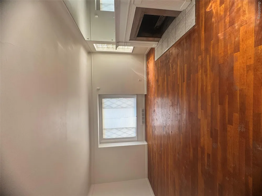 16757 Greenview Avenue Detroit City, MI 48219