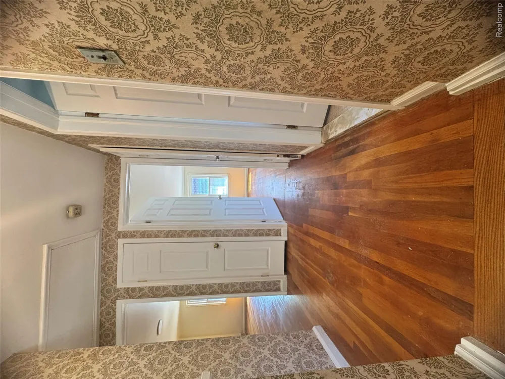 16757 Greenview Avenue Detroit City, MI 48219