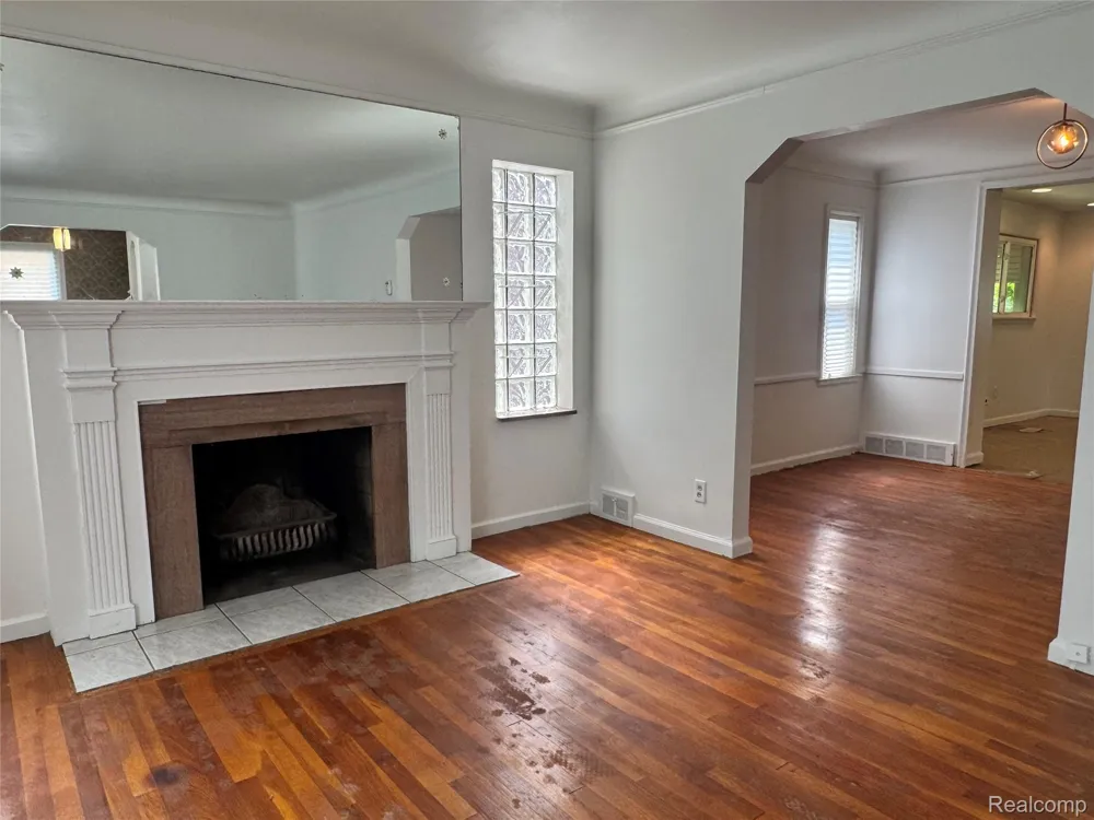 16757 Greenview Avenue Detroit City, MI 48219