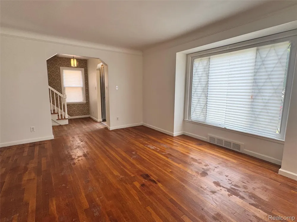 16757 Greenview Avenue Detroit City, MI 48219